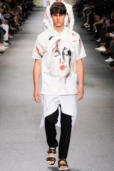 Look 39